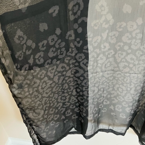 Black Sheer Kimono with Leopard Print - Picture 7 of 10